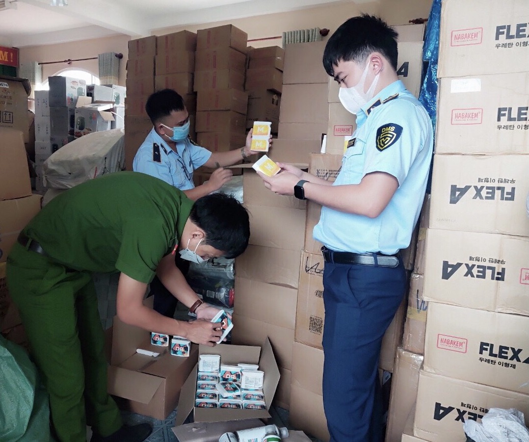 Tạm giữ 11.500 hộp thực phẩm chức năng không có hóa đơn chứng từ