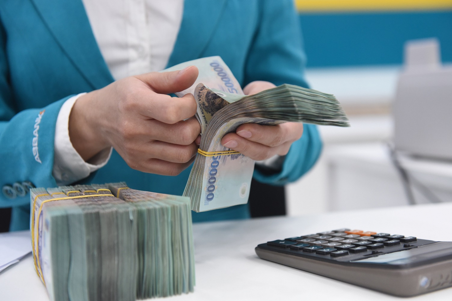 Miễn giảm gần 35.000 tỷ đồng lãi suất cho khách hàng chịu ảnh hưởng bởi dịch