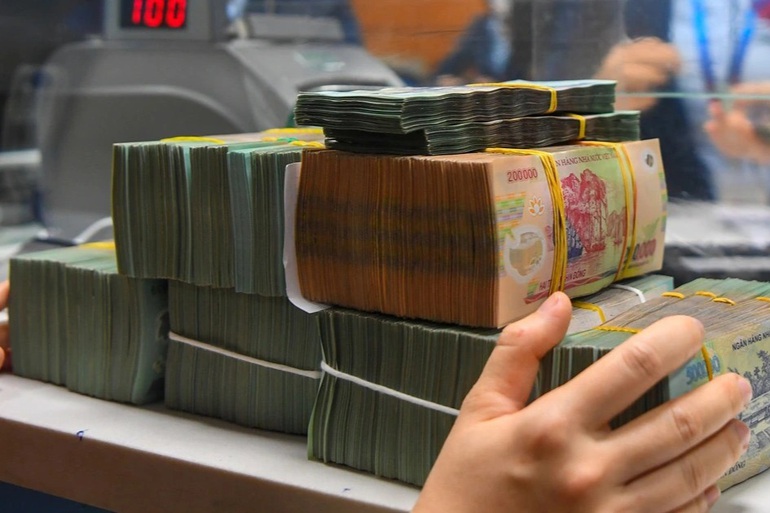 Đề nghị tăng thuế đối với giao dịch chứng khoán, bất động sản