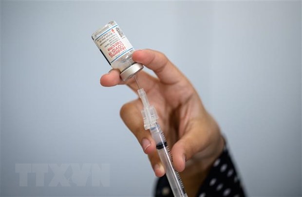 Mỹ rút ngắn thời gian tiêm mũi vaccine COVID-19 tăng cường của Moderna