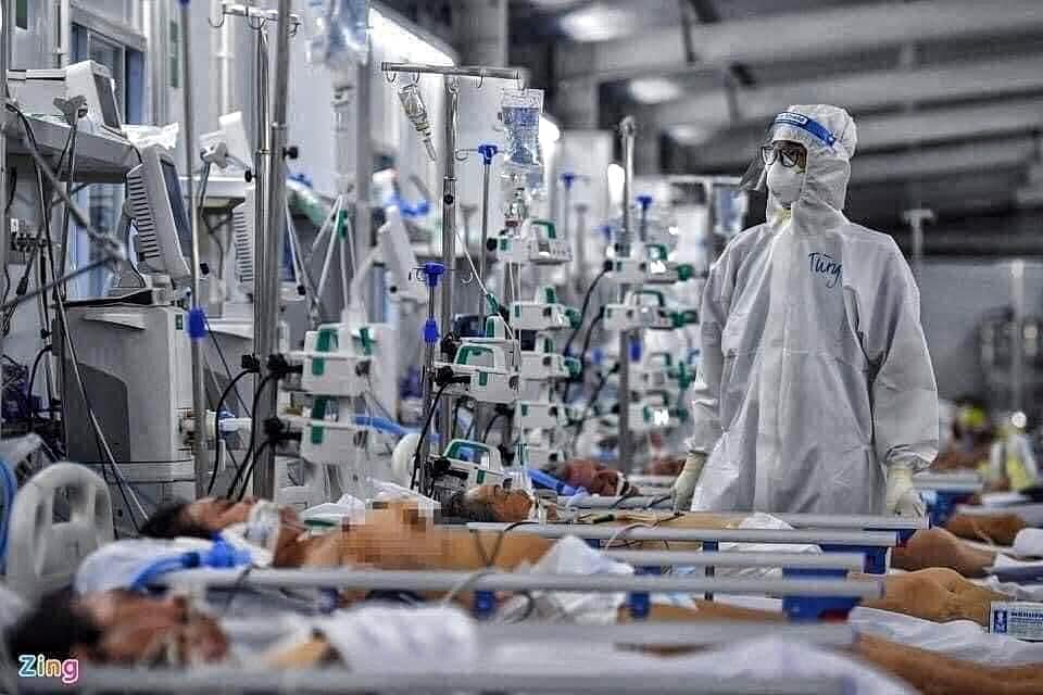 Bộ trưởng Bộ Y tế: Cần sẵn sàng ứng phó khi biến chủng Omicron làm gia tăng ca nhập viện