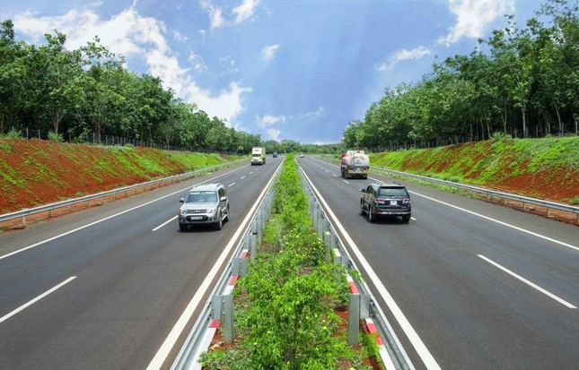 TPHCM rút đề xuất cấm người có bằng lái dưới 1 năm chạy ô tô quá 60km/giờ