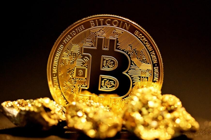 Bitcoin tiếp tục lao dốc, thị trường ngập sắc đỏ