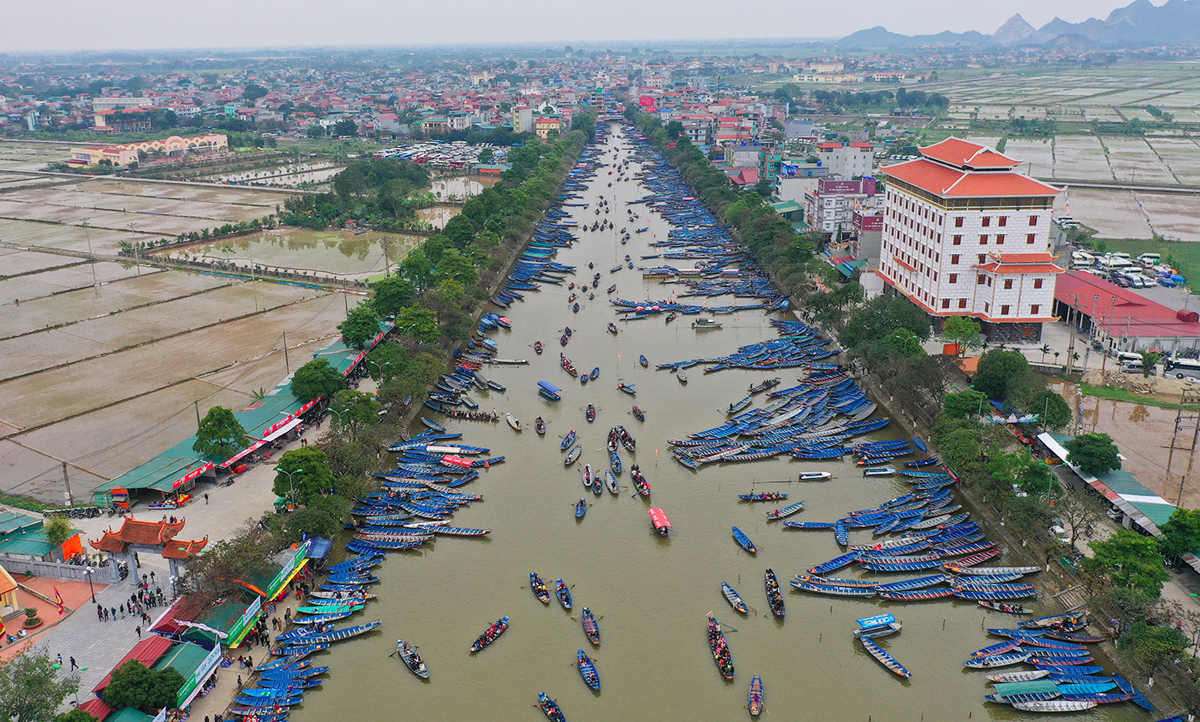Tạm dừng tổ chức lễ hội Chùa Hương