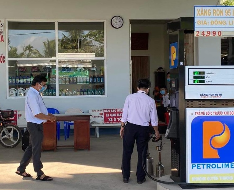 Kinh doanh xăng dầu kém chất lượng, DN bị xử phạt trên 320 triệu đồng