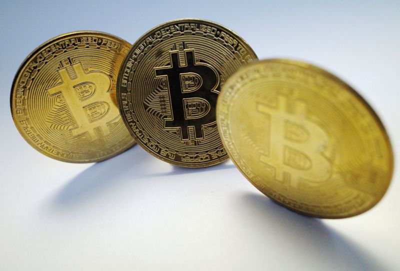 Bitcoin quay đầu giảm giá, thị trường ngập sắc đỏ