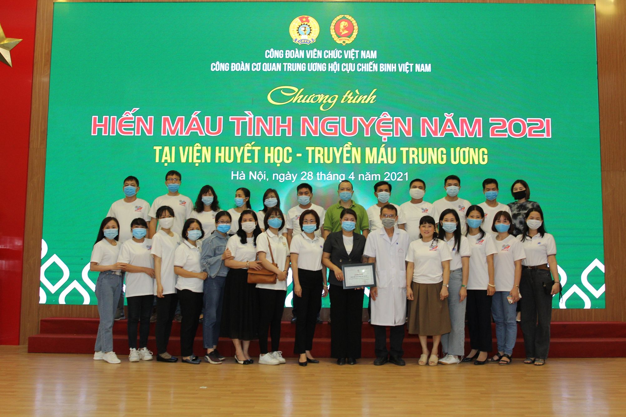 Công đoàn cơ quan TƯ Hội CCB Việt Nam tham dự chương trình hiến máu vì cộng đồng