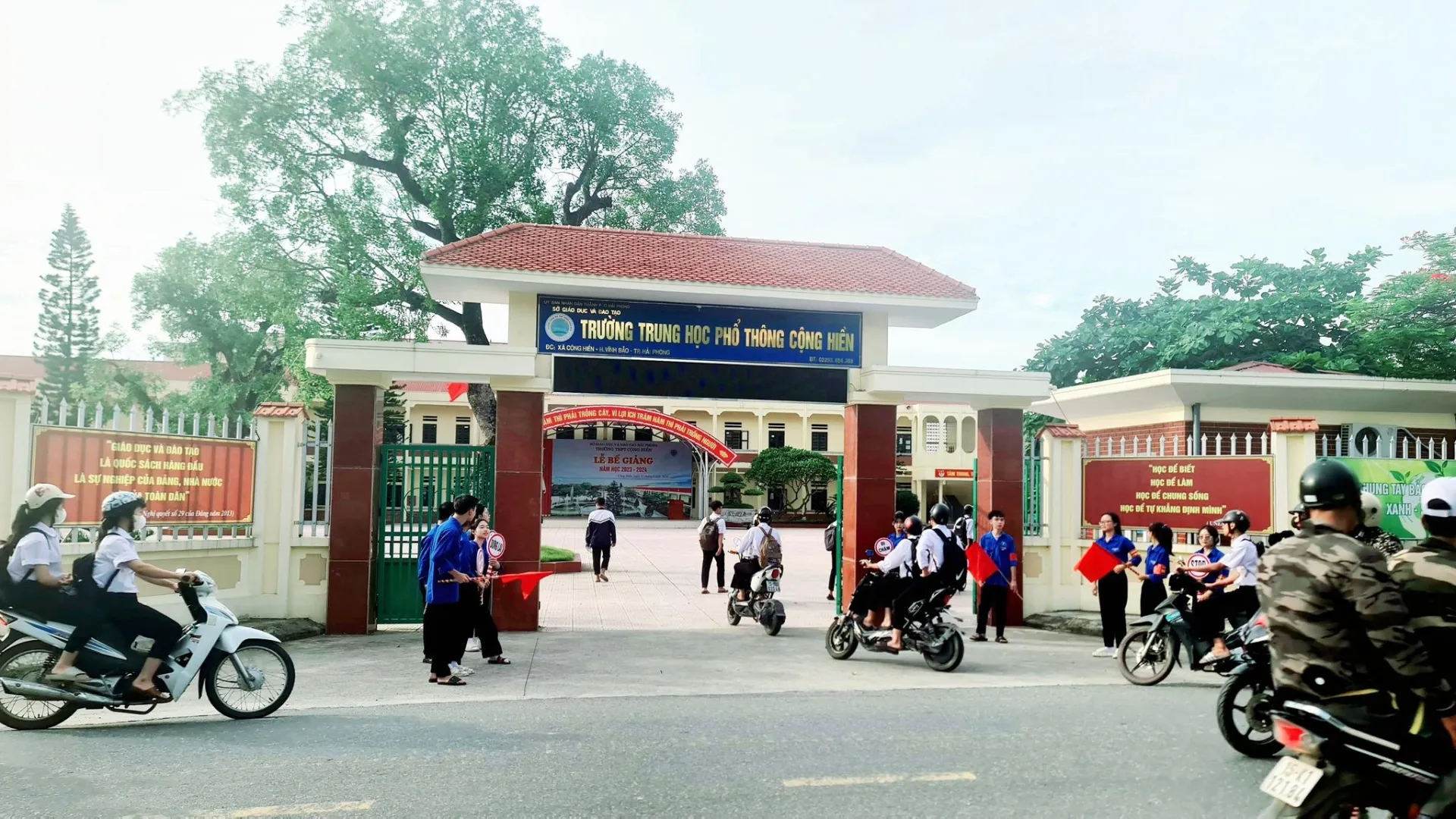 VẬN DỤNG TƯ TƯỞNG HỒ CHÍ MINH VỀ TINH THẦN TRÁCH NHIỆM TRONG XÂY DỰNG VĂN HÓA GIAO THÔNG HỌC ĐƯỜNG