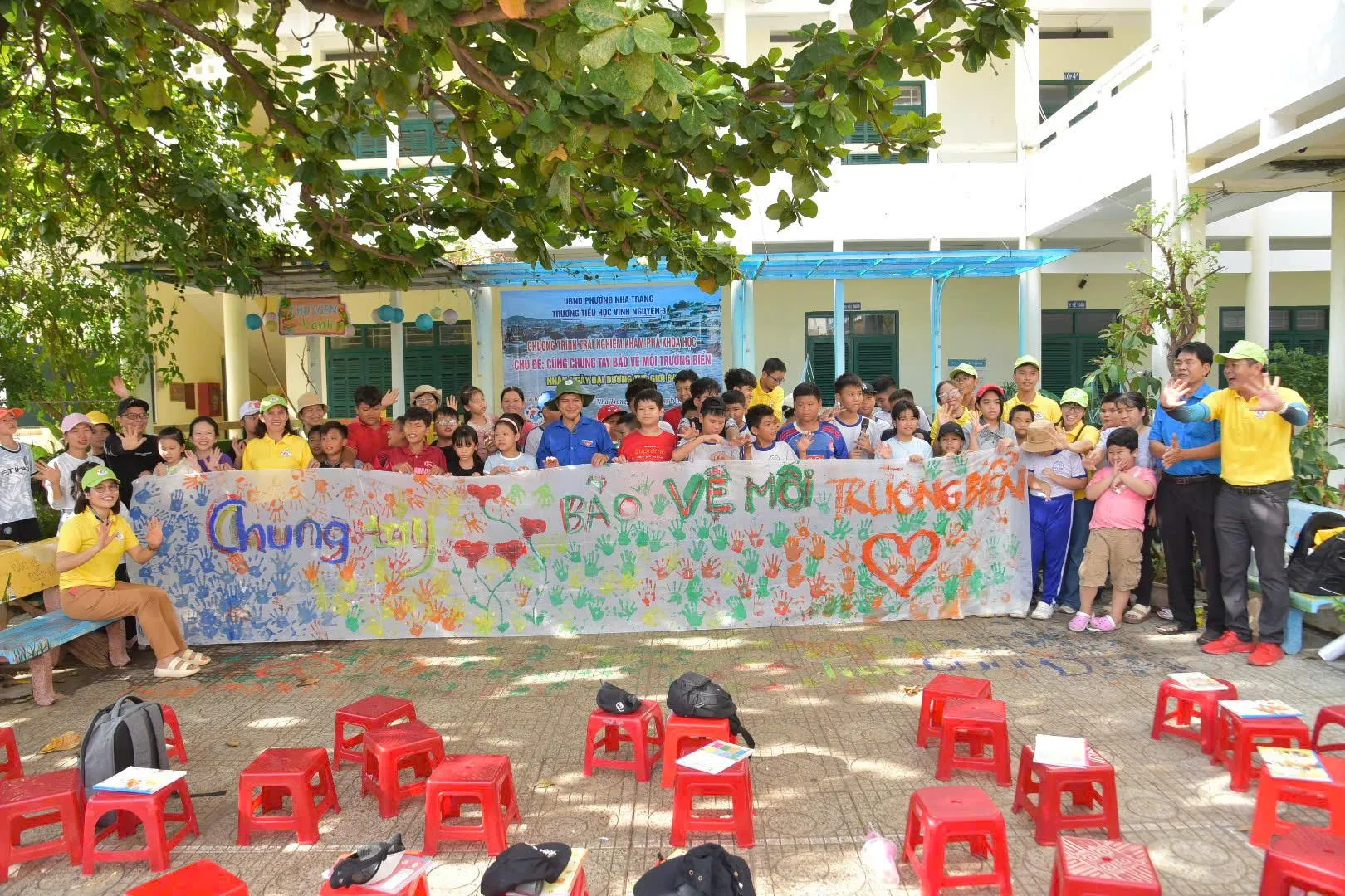 Lan tỏa thông điệp “Chung tay bảo vệ môi trường biển” tại đảo Trí Nguyên
