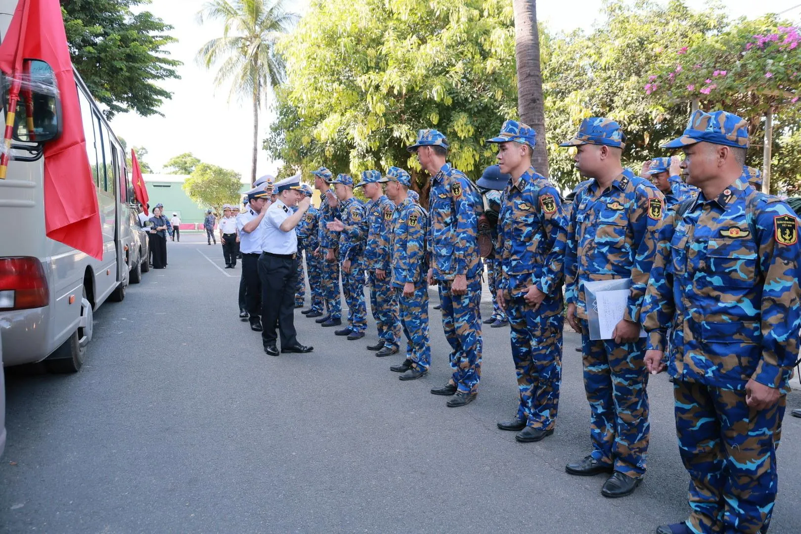 Vùng 3 Hải quân quán triệt, giao nhiệm vụ cho lực lượng tham gia hỗ trợ xây dựng trường học liên cấp tại hai xã biên giới La Dêê và La Êê, thành phố Đà Nẵng