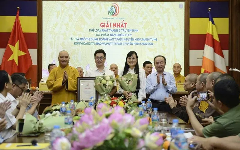 Báo CCB Việt Nam năm thứ 2 liên tiếp được vinh danh tại giải Báo chí Phật giáo