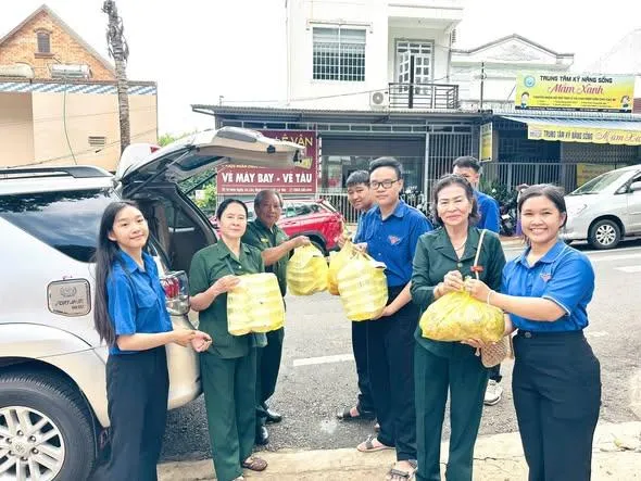 HỘI CỰU CHIẾN BINH THÀNH PHỐ ĐỒNG NAI THAM GIA HỖ TRỢ THÍ SINH DỰ THI