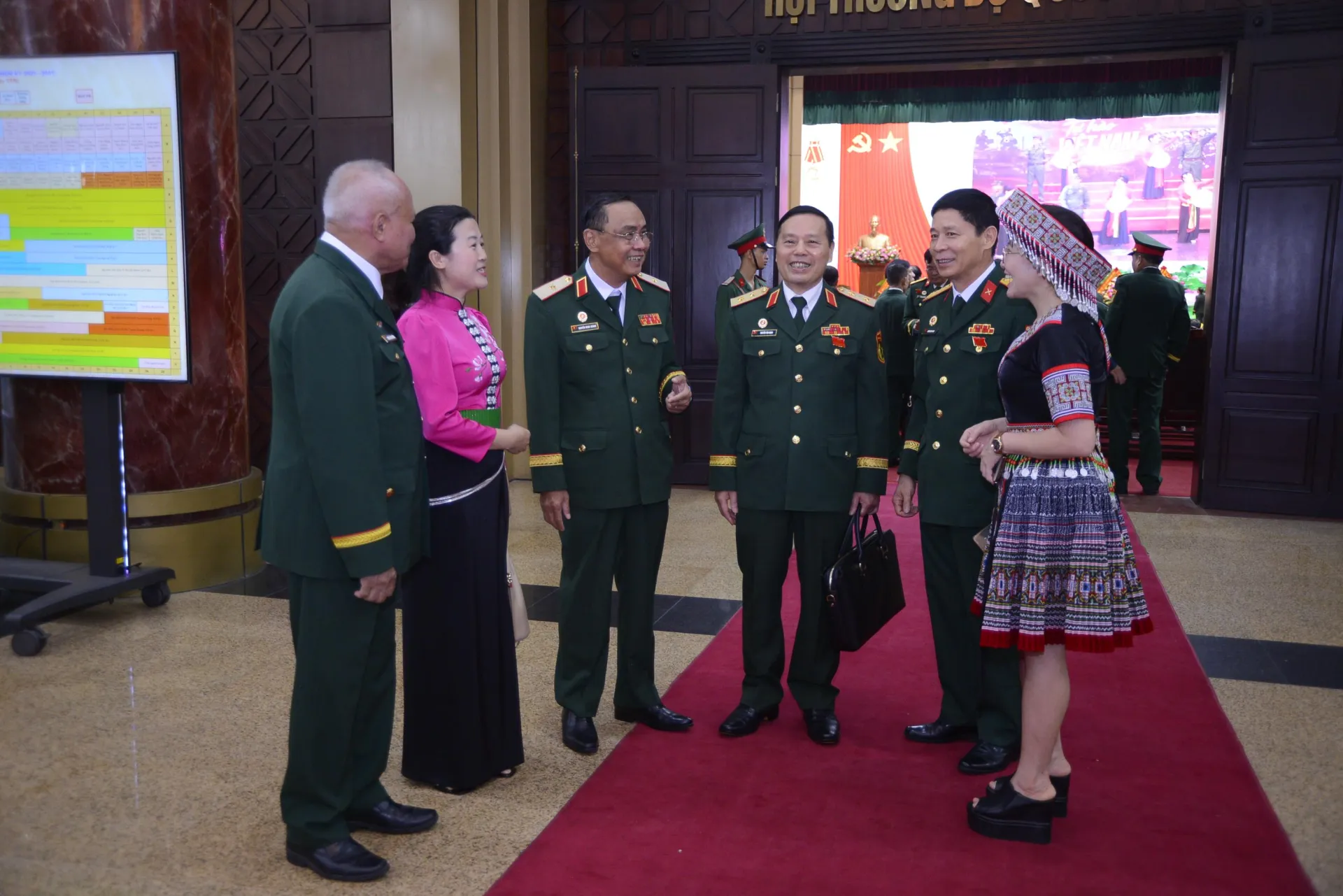Các đại biểu phấn khởi về dự Đại hội đại biểu toàn quốc Hội Cựu chiến binh Việt Nam