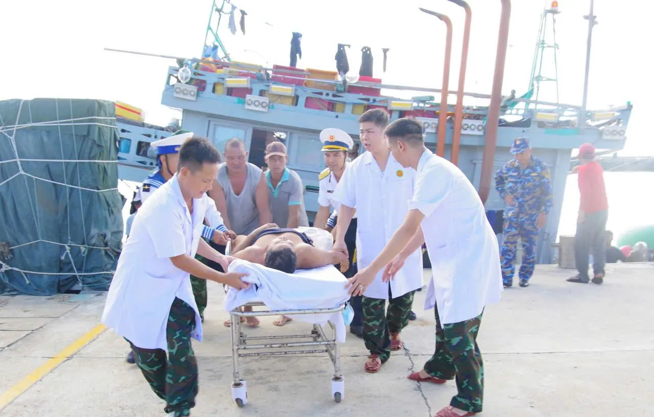 Đặc khu Trường Sa kịp thời cấp cứu ngư dân