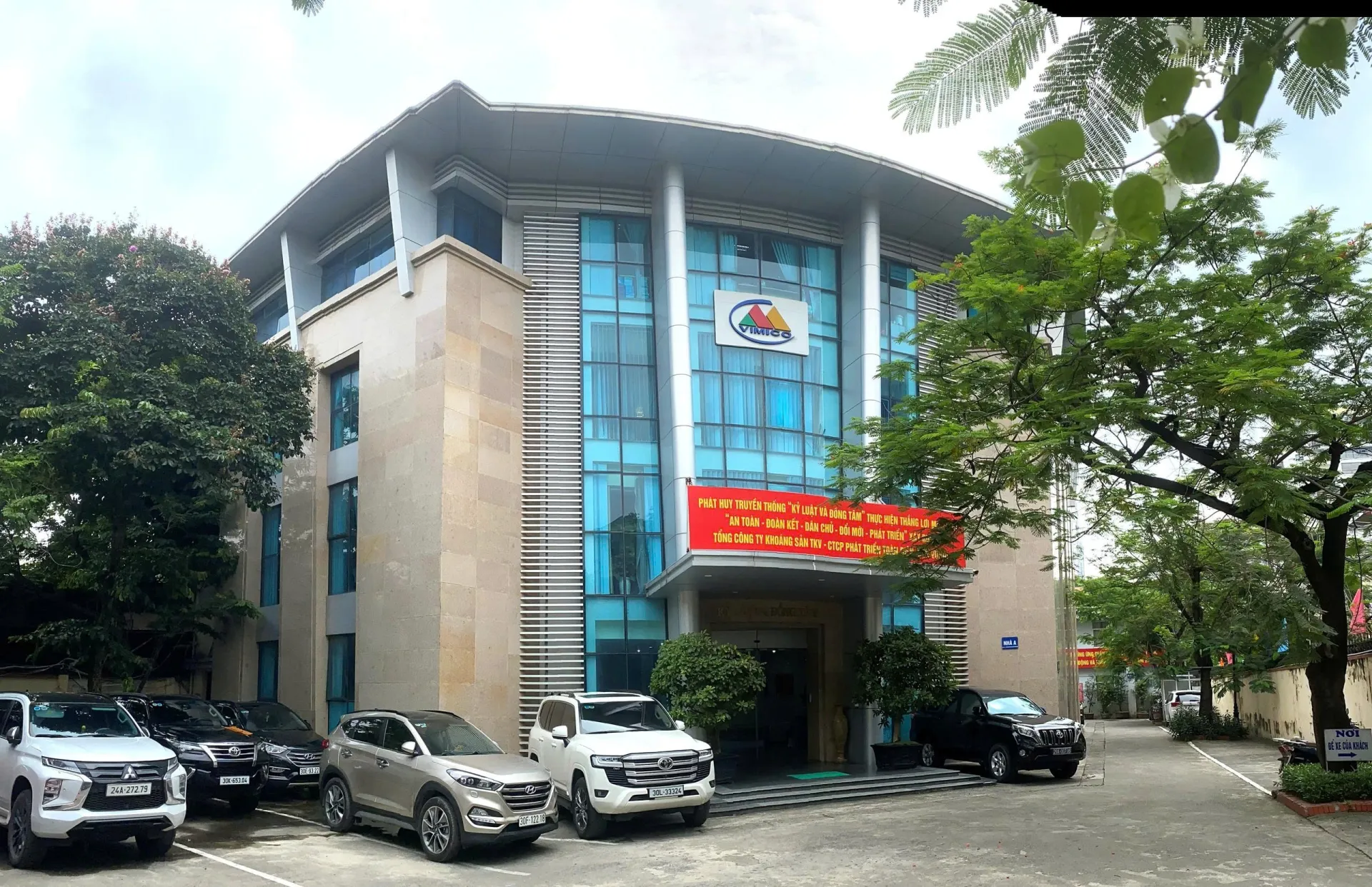 TỔNG CÔNG TY KHOÁNG SẢN - TKV VINACOMIN - MINERALS HOLDING CORPORATION (VIMICO)
