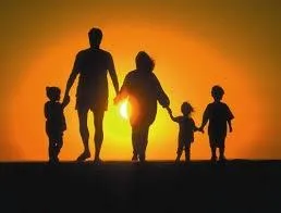 Giữ hơi ấm gia đình giữa những thuật toán thông minh