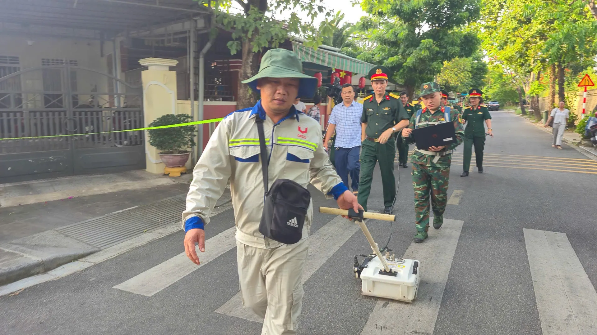Radar xuyên đất phát hiện xáo trộn địa chất nhiều vị trí nghi có mộ tập thể liệt sĩ tại Huế