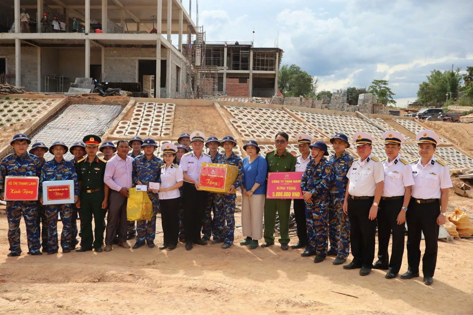 Vùng 3 Hải quân: Vượt khó xây trường học biên giới.