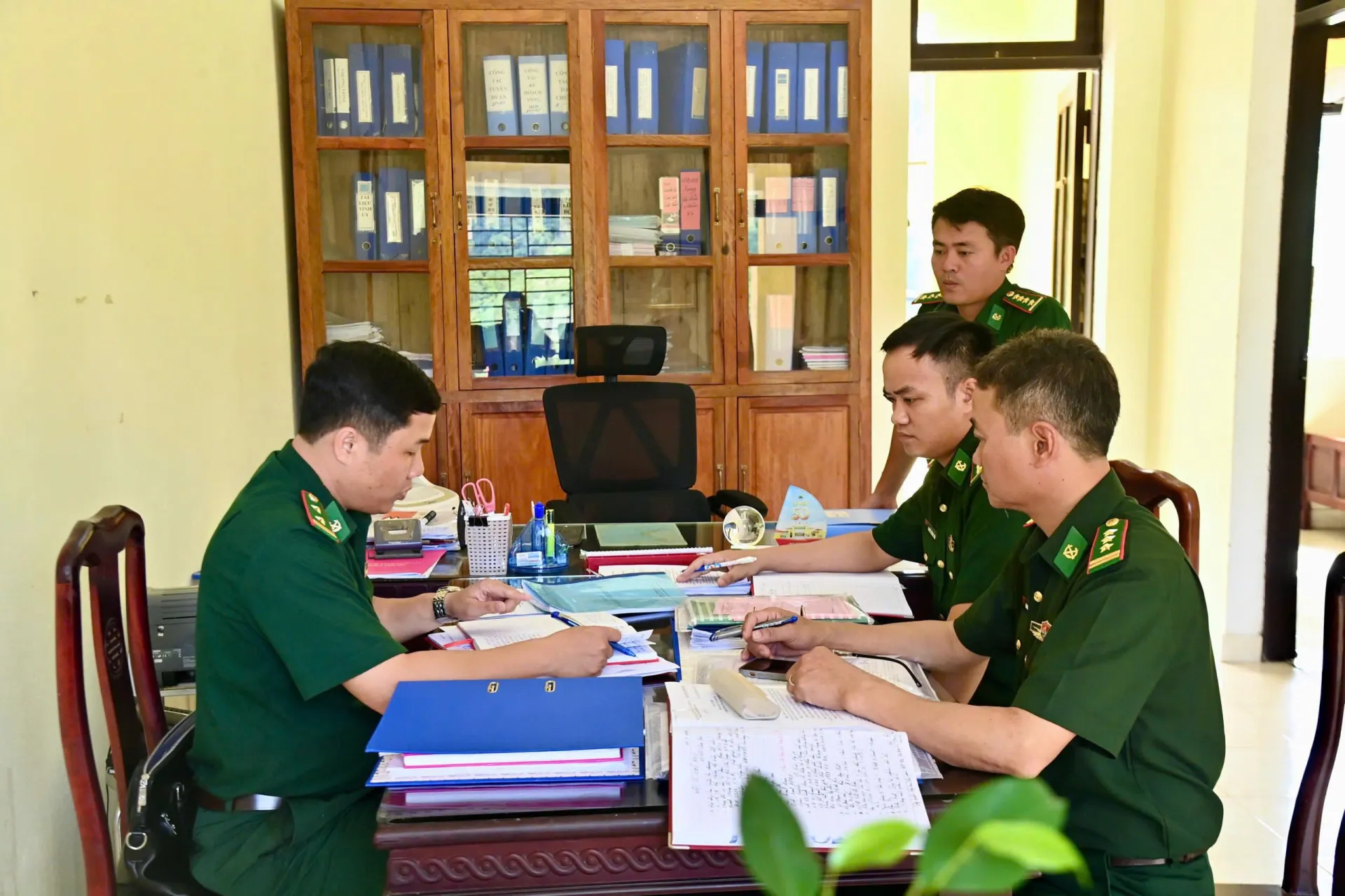 Bộ đội Biên phòng TP Huế kiểm tra thực hiện Quy chế dân chủ ở cơ sở