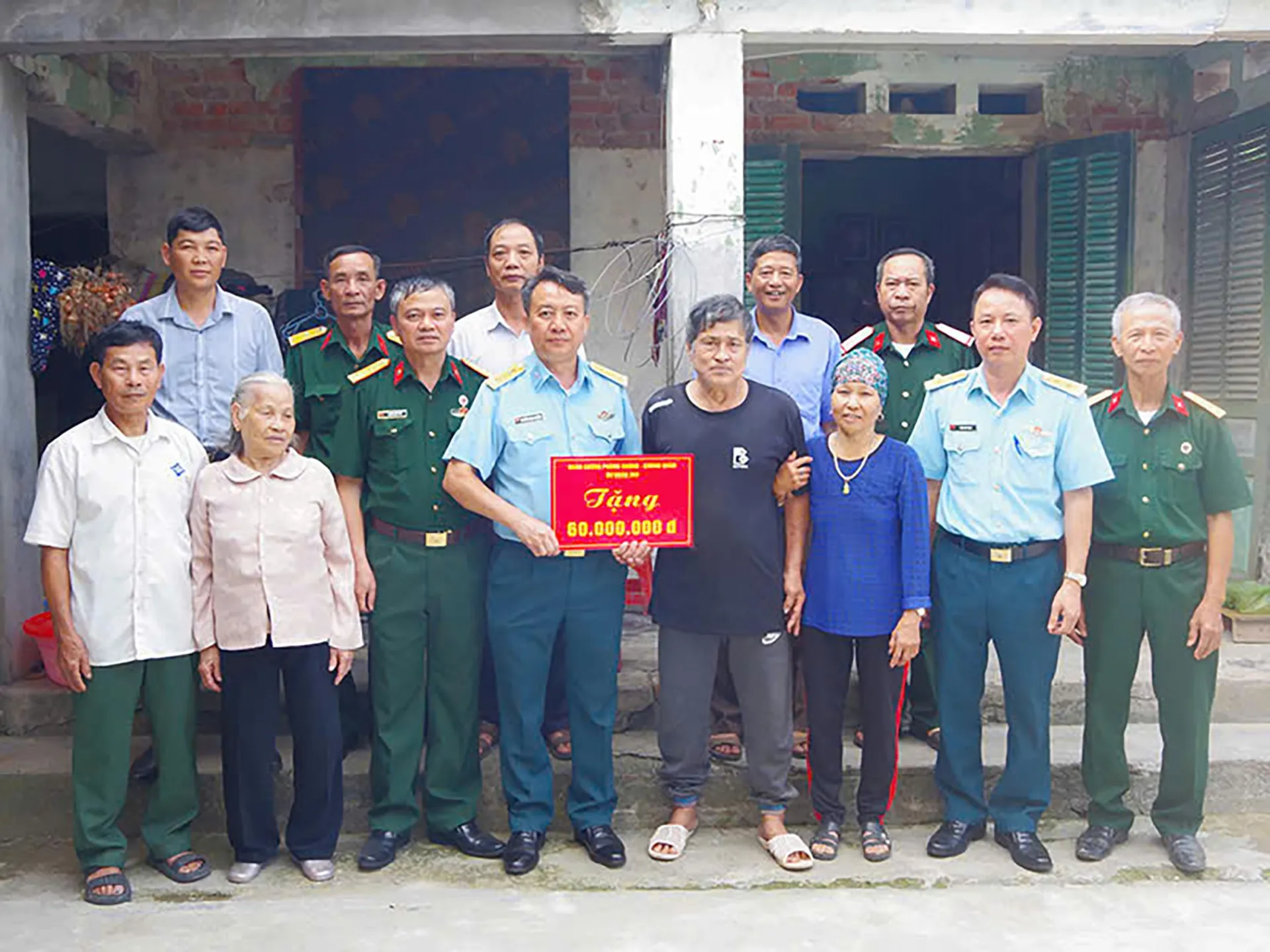 Nghĩa tình bộ đội Sư đoàn 363