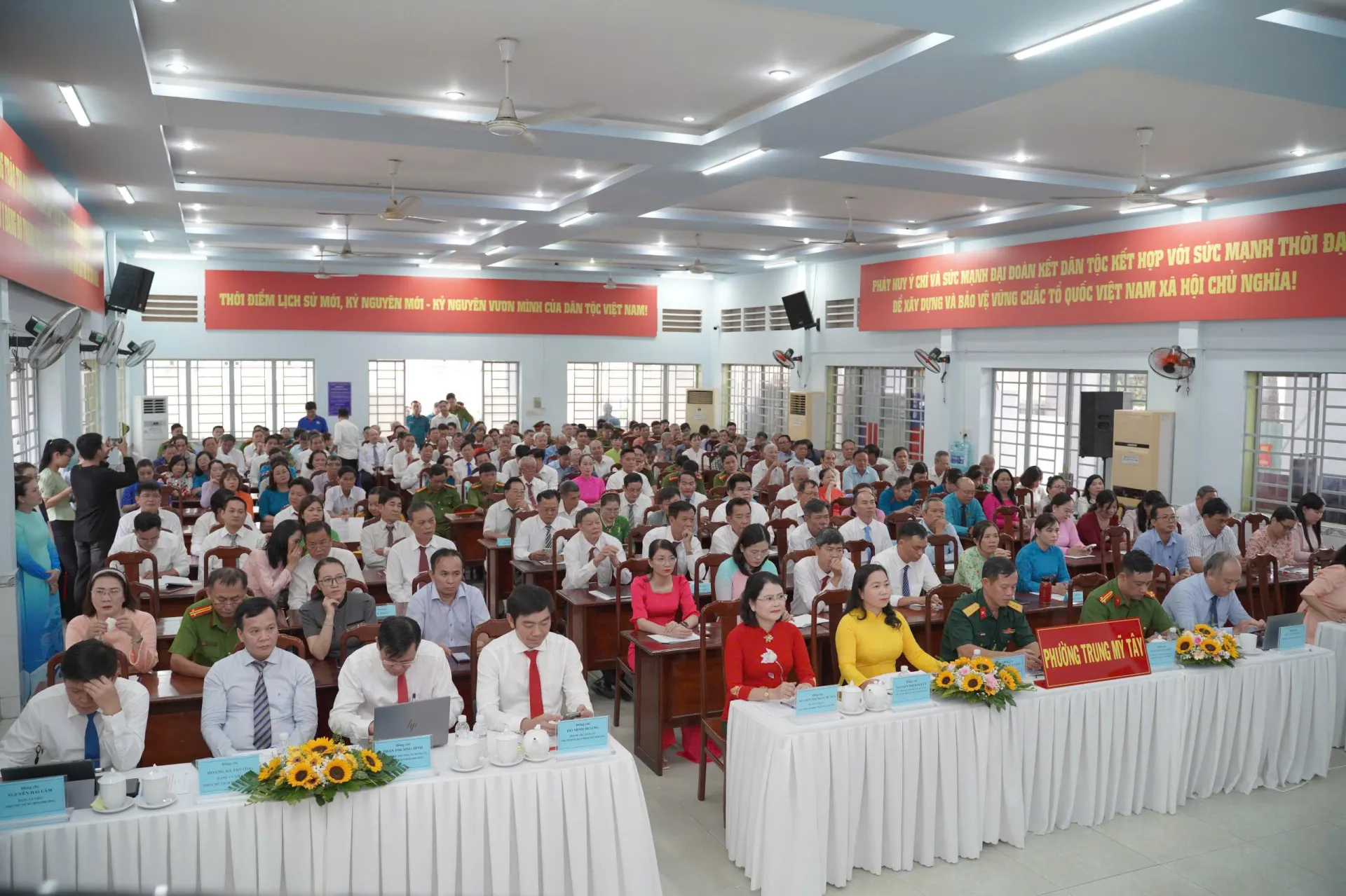 Sôi nổi hoạt động 01 năm thành lập phường Trung Mỹ Tây và 50 năm thành phố được mang tên Chủ tịch Hồ Chí Minh