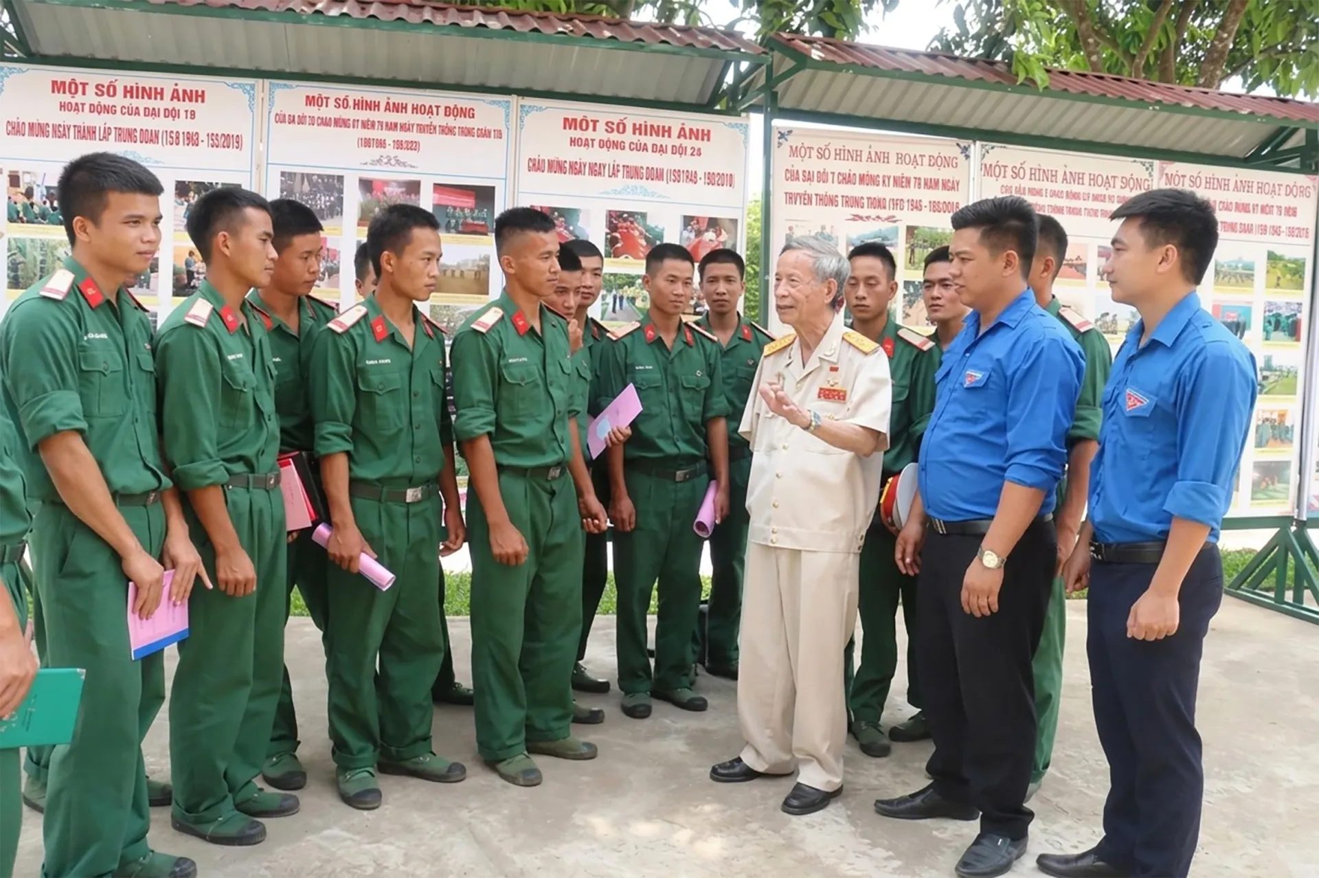 Vĩnh biệt người anh hùng “còn sống, còn chiến đấu”