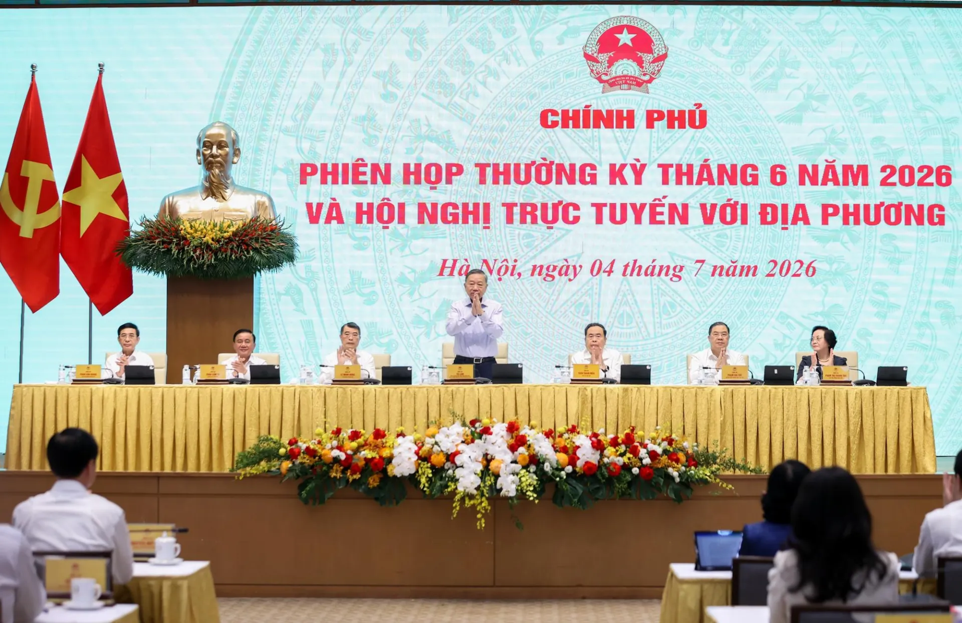 Kinh tế xã hội duy trì đà tăng trưởng tích cực