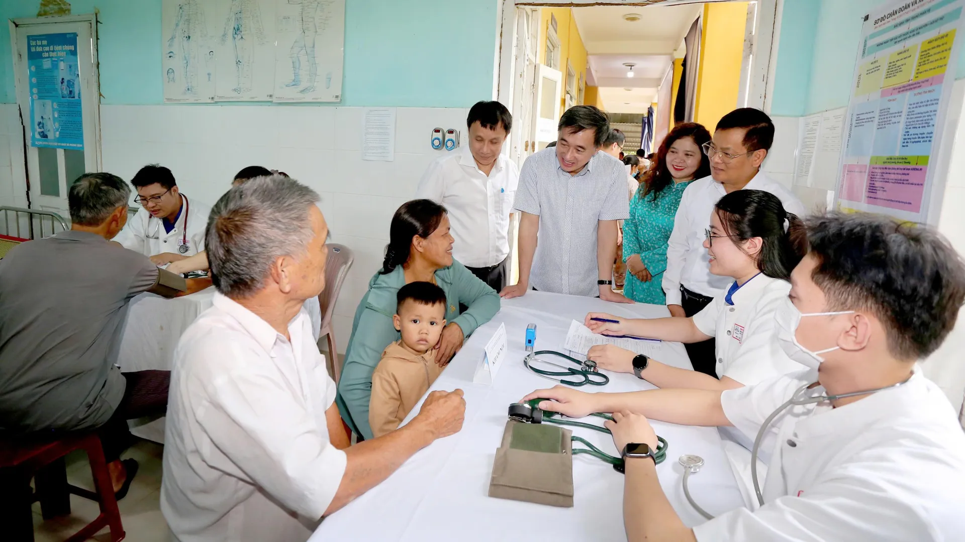 Hơn 1.000 người dân vùng cao thành phố Huế được khám sức khỏe miễn phí