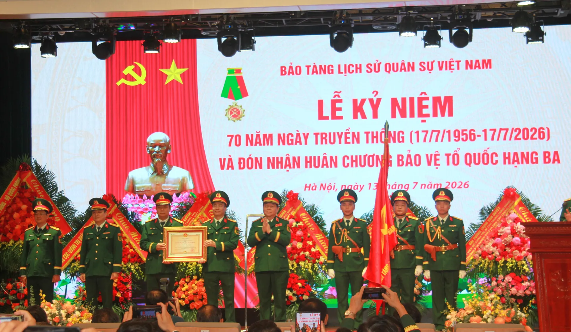 Bảo tàng Lịch sử Quân sự Việt Nam: Kỷ niệm 70 năm Ngày truyền thống và đón nhận Huân chương Bảo vệ Tổ quốc hạng Ba