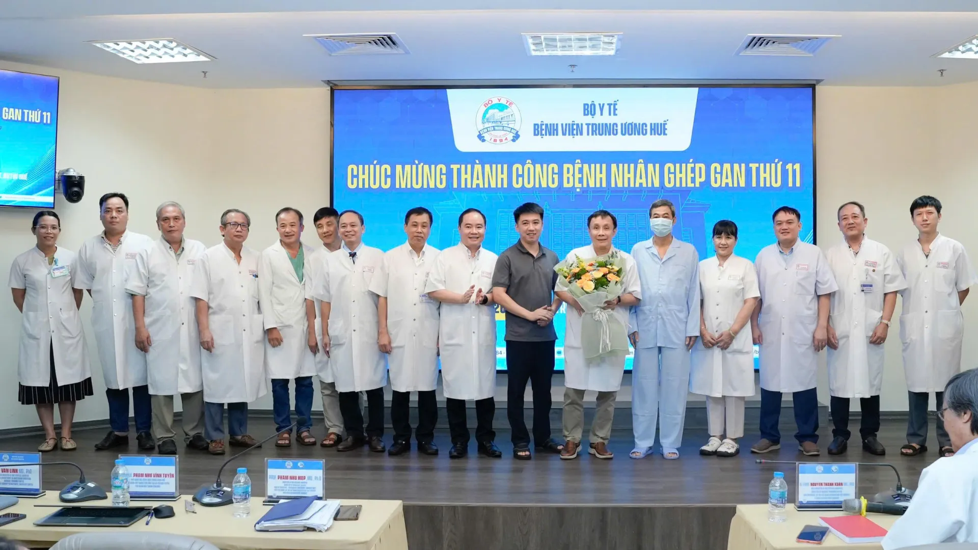 Người đàn ông xơ gan giai đoạn cuối xuất viện sau ca ghép gan từ người hiến chết não