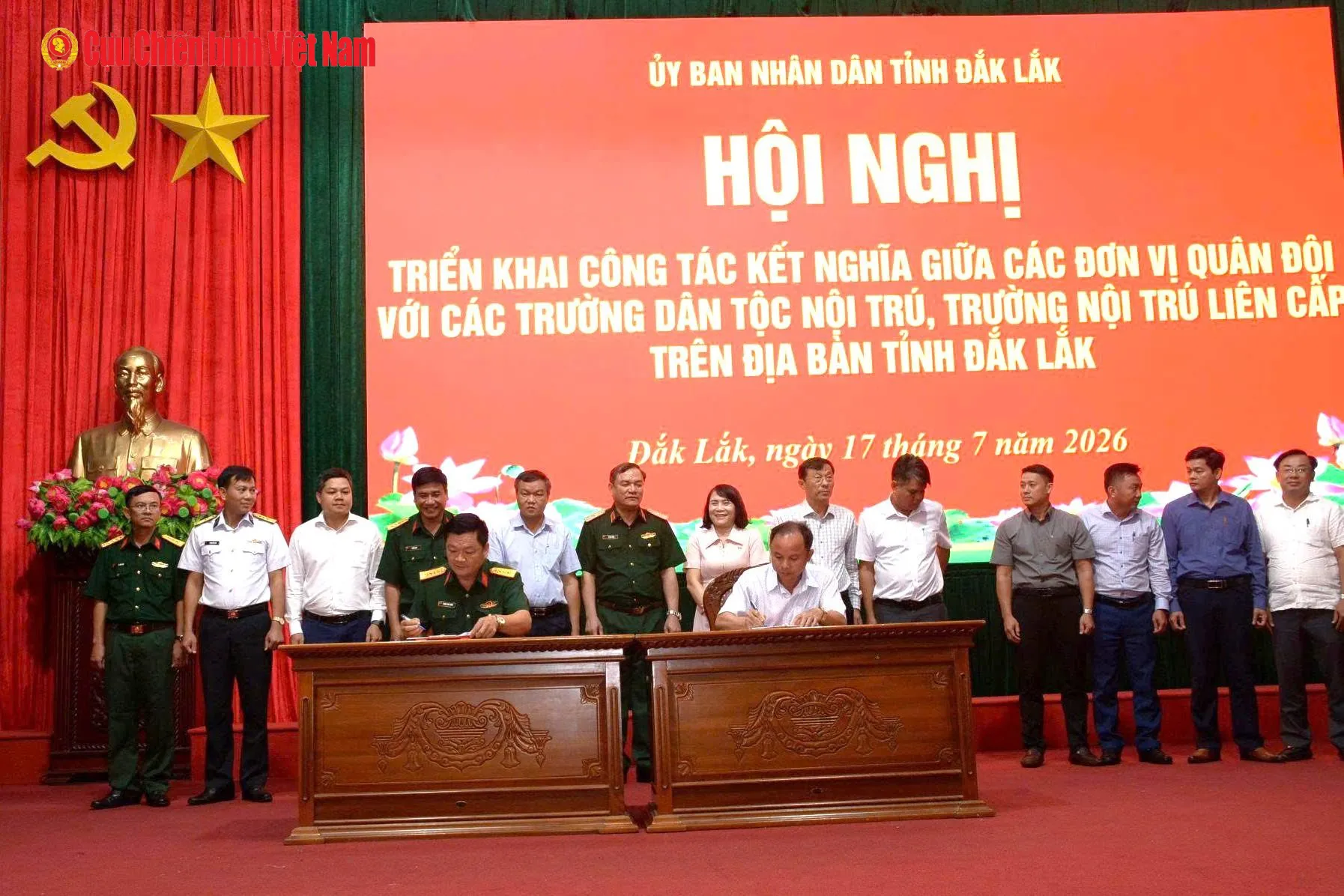 Tỉnh Đắk Lắk kết nghĩa các đơn vị Quân đội với trường học