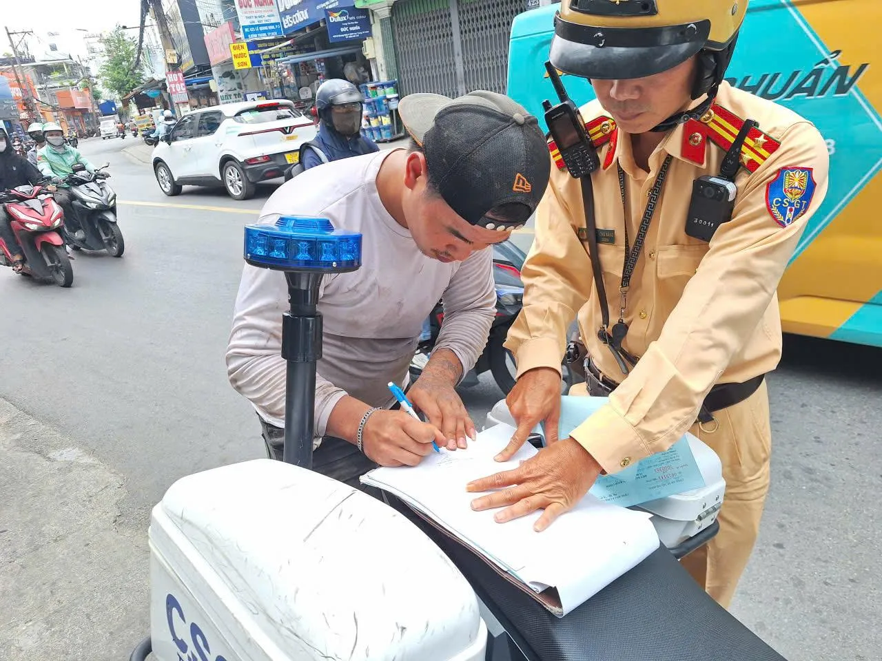 TP Hồ Chí Minh quyết liệt xử lý xe ba bánh tự chế, chở hàng cồng kềnh