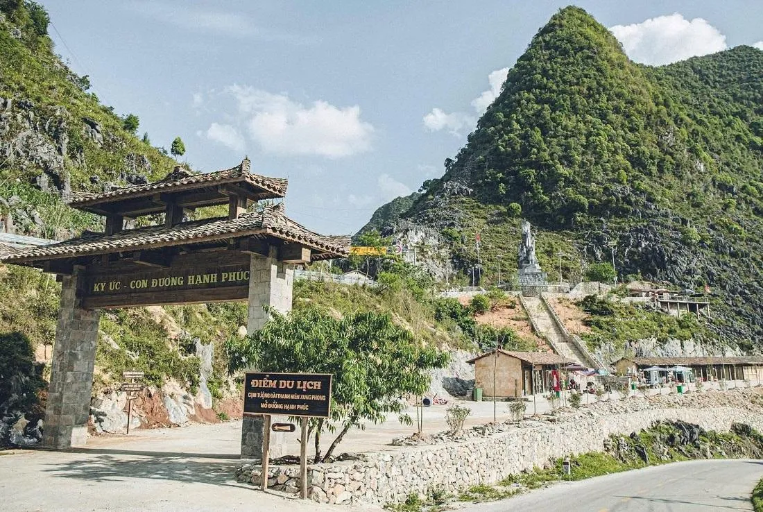 Tuyên Quang phát triển du lịch lịch sử từ đường Hạnh Phúc