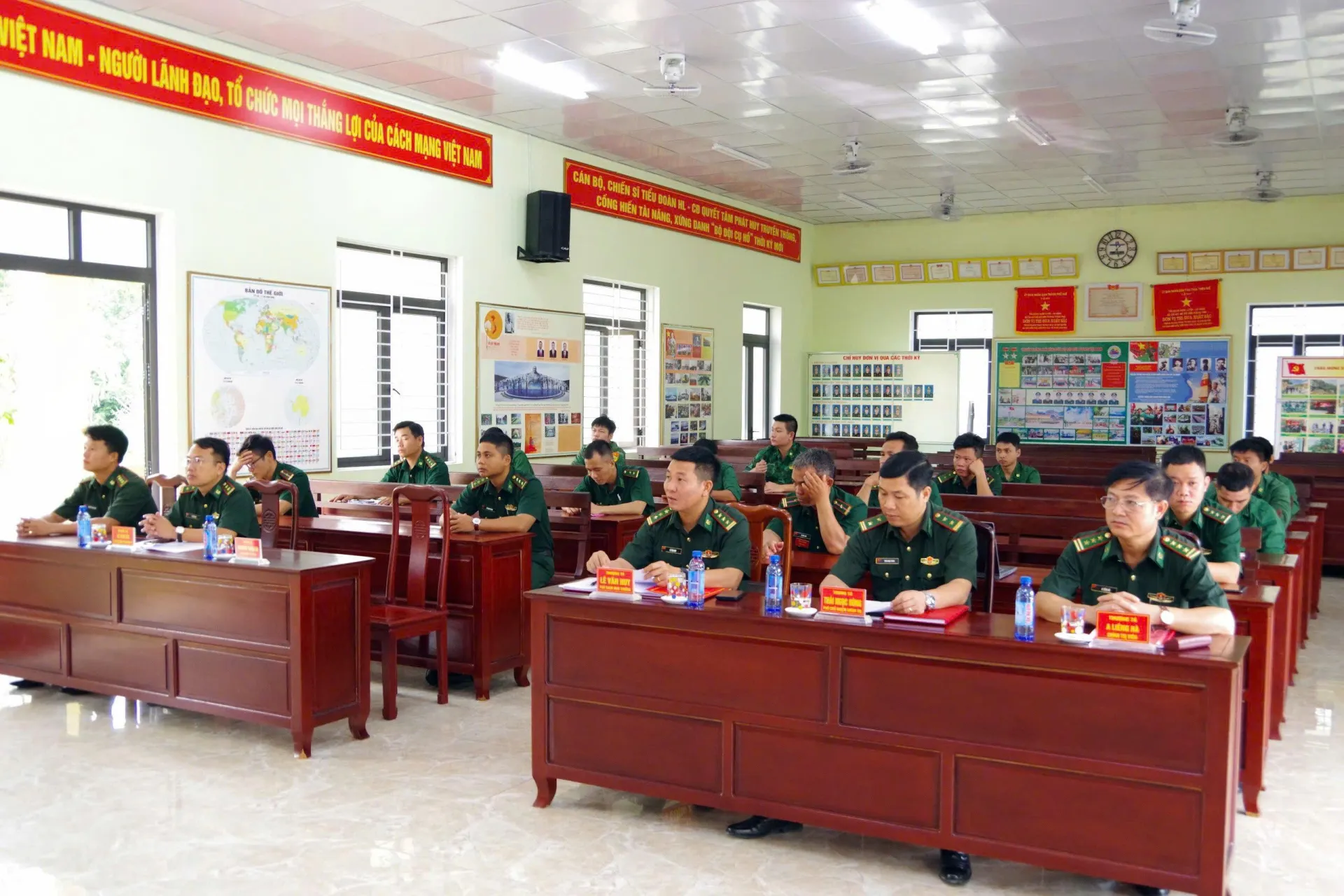 Bộ đội Biên phòng TP Huế huấn luyện cán bộ khung B quân nhân dự bị năm 2026