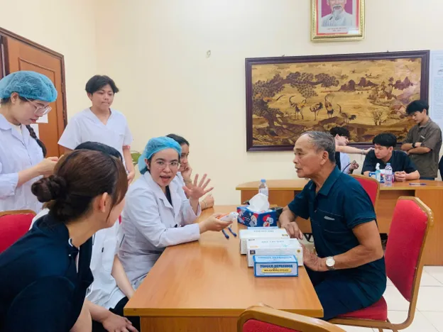 Chăm sóc sức khỏe cho cựu chiến binh và trẻ em tại Làng Hữu nghị Việt Nam