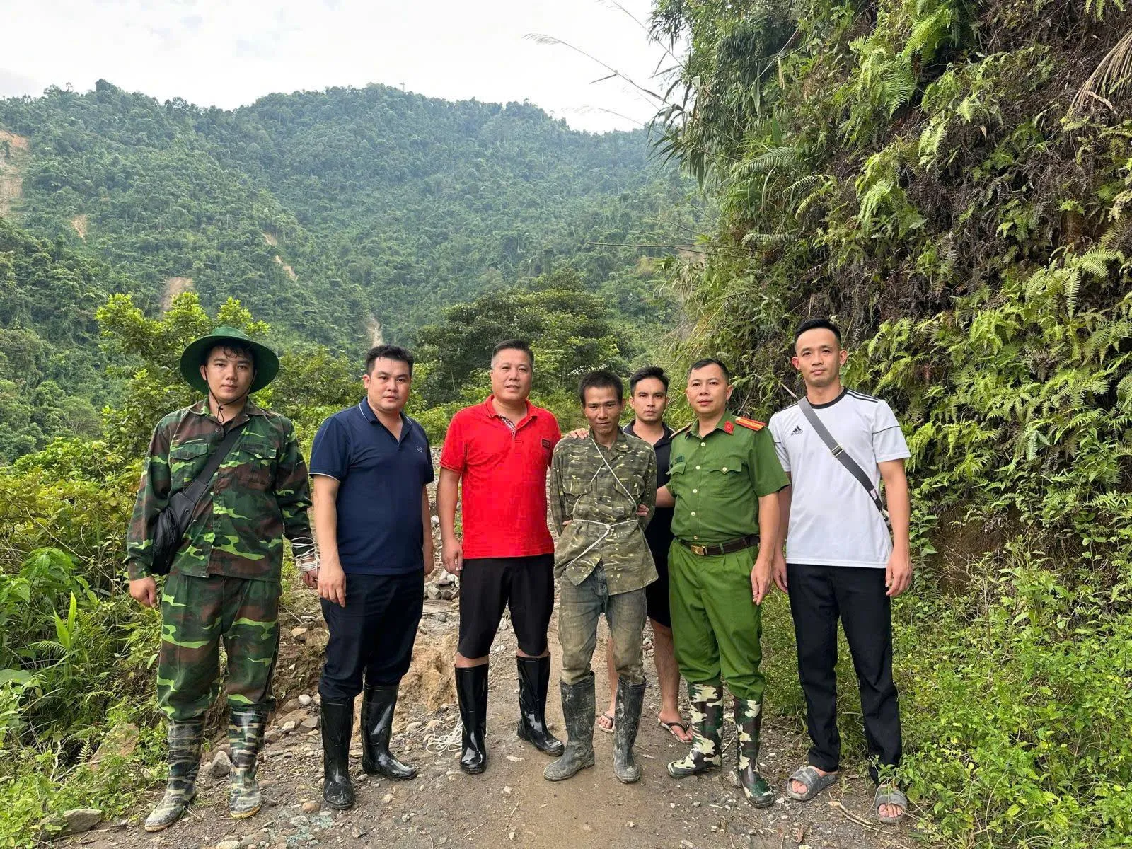 Công an Thanh Hóa bắt đối tượng giết người lẩn trốn tại khu khai thác vàng trái phép ở Lào Cai