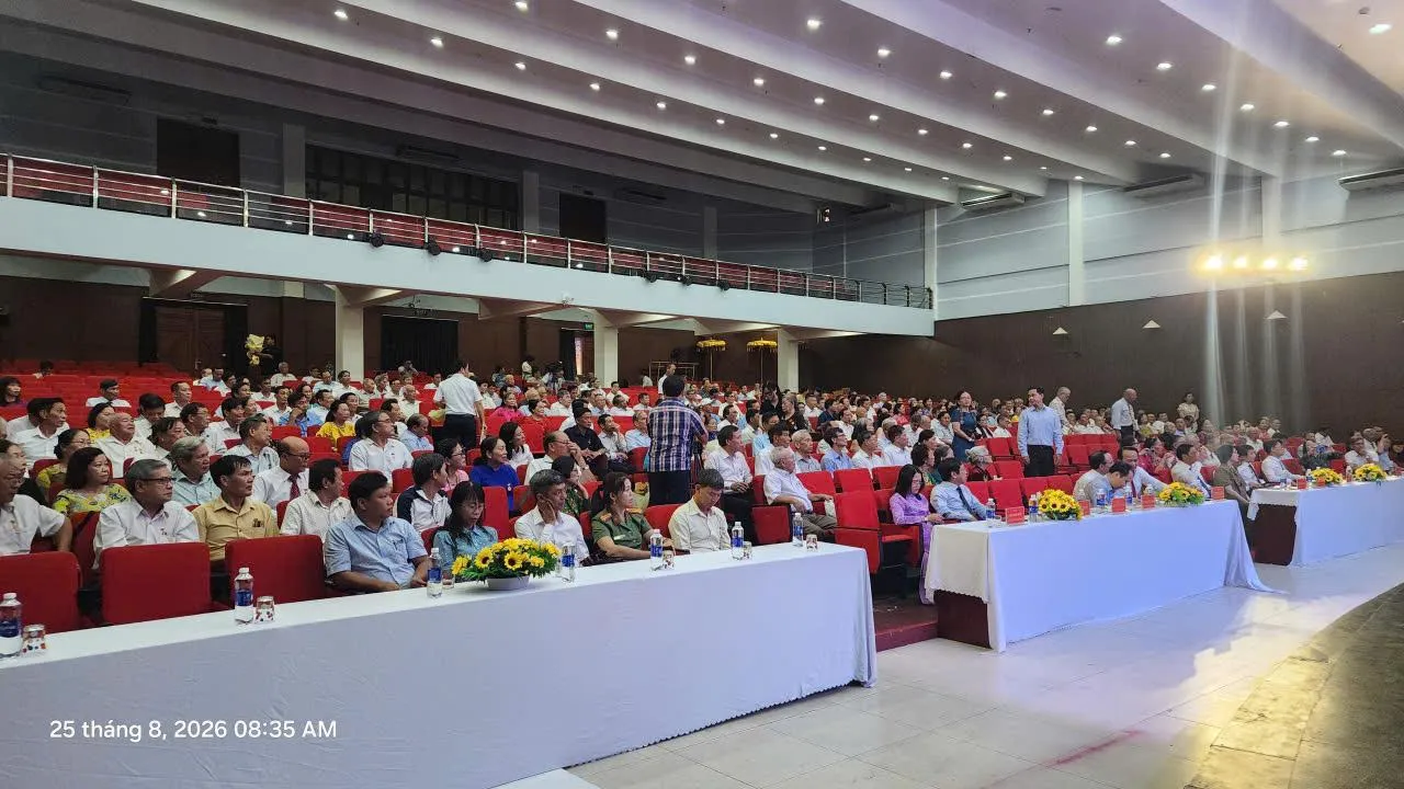 Đà Nẵng: 7833 đảng viên được trao Huy hiệu đợt 2/9.