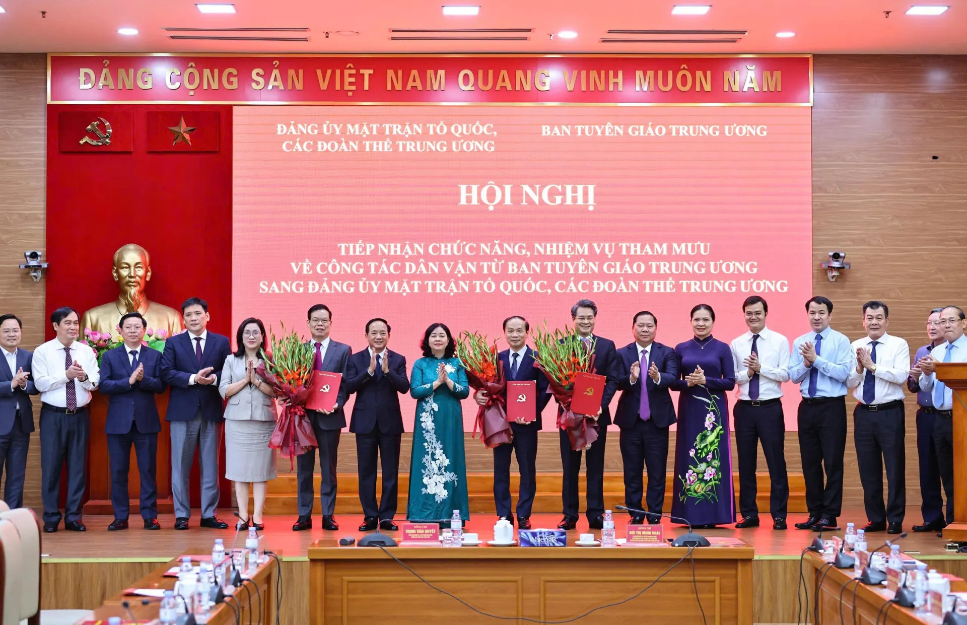 Tiếp nhận chức năng, nhiệm vụ tham mưu công tác dân vận về Đảng ủy MTTQ, các đoàn thể Trung ương