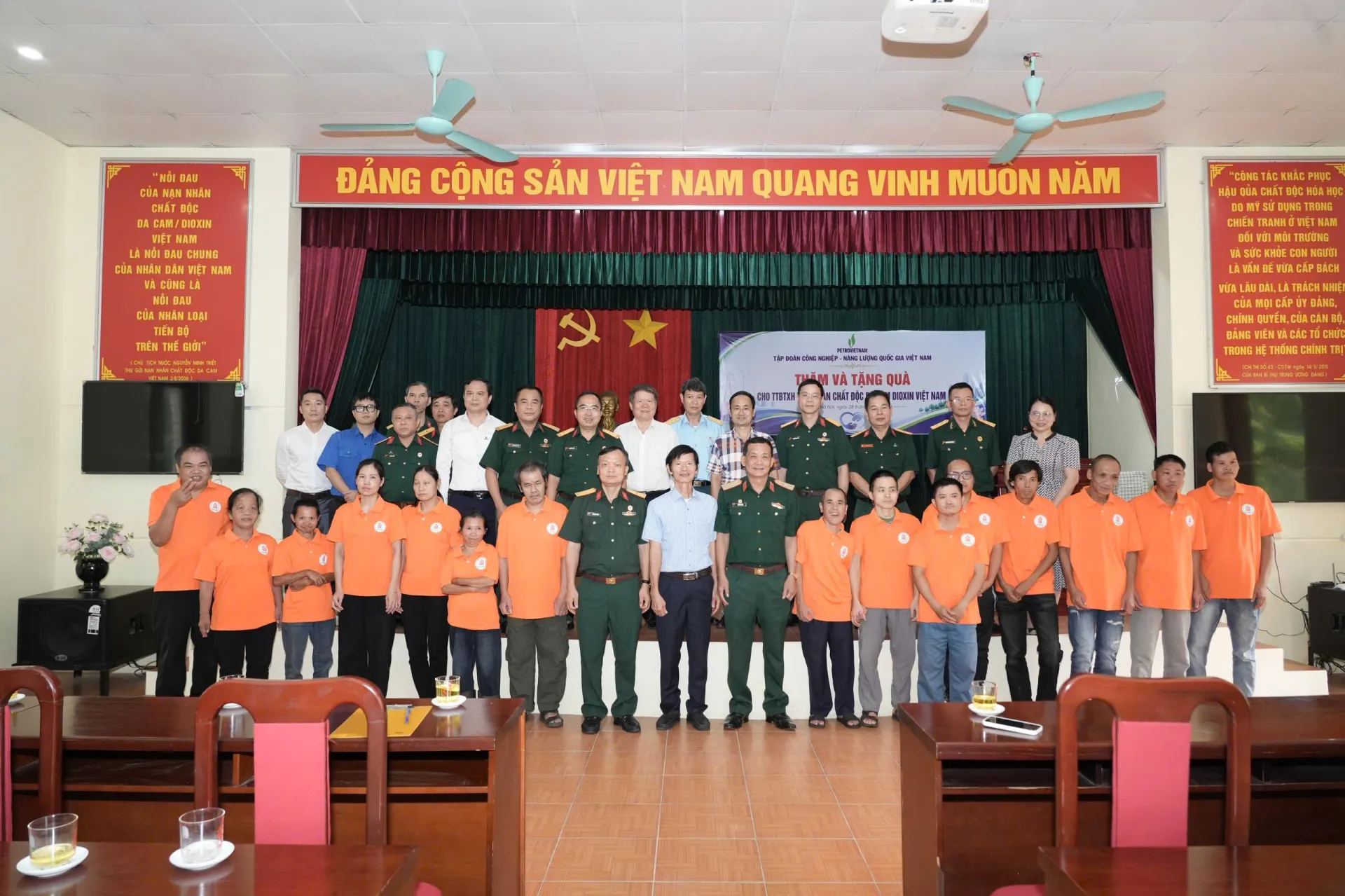 Lan toả nghĩa tình người dầu khí