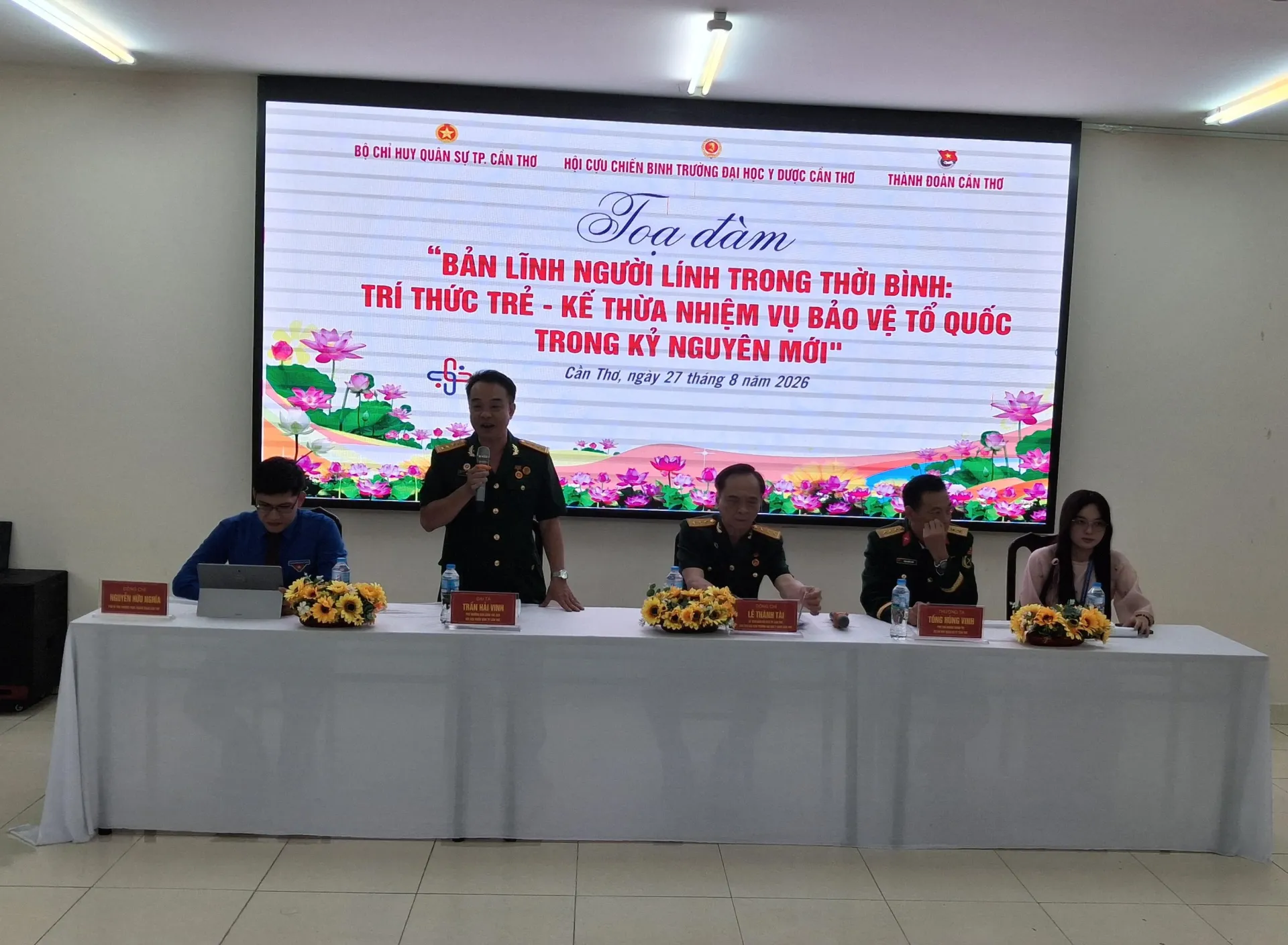 Hội Cựu chiến binh Trường Đại học Y Dược Cần Thơ toạ đàm “Bản lĩnh người lính trong thời bình”