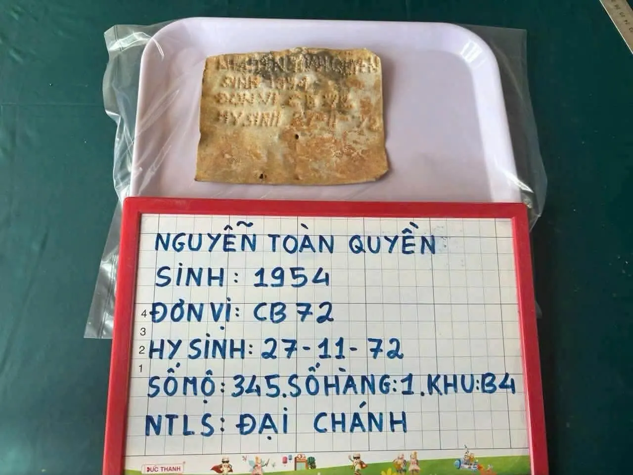 Đà Nẵng: Xã Phú Thuận Phát hiện di vật mang tên liệt sĩ Nguyễn Toàn Quyền khi khai quật hài cốt