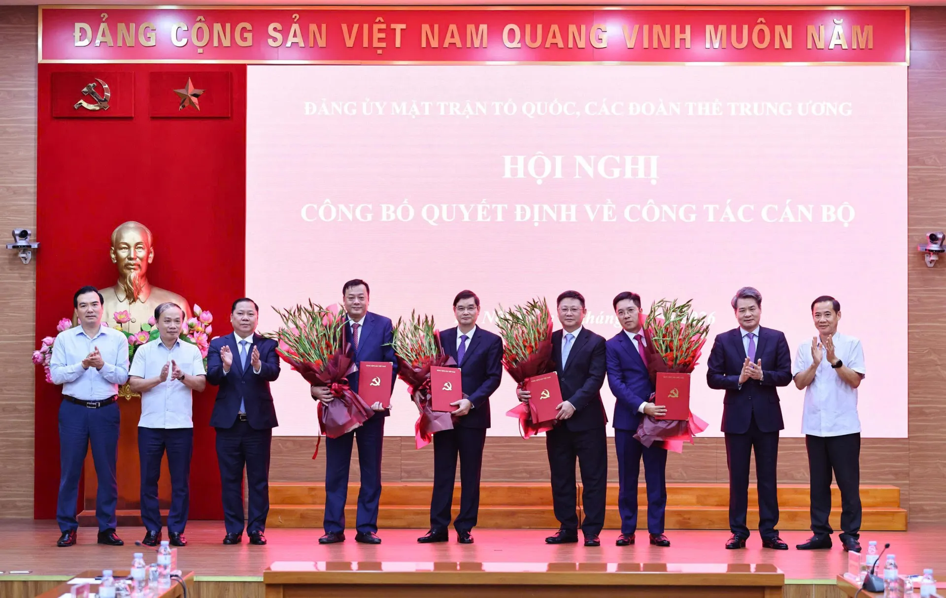Đảng ủy MTTQ, các đoàn thể T.Ư công bố quyết định về công tác cán bộ