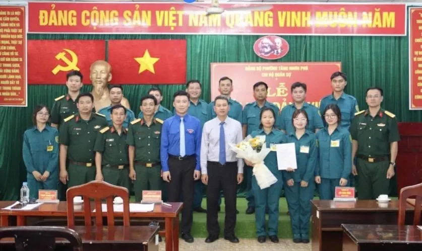 Tăng Nhơn Phú: Học Bác từ những việc làm nhỏ, tô thắm hình ảnh “Bộ đội Cụ Hồ”
