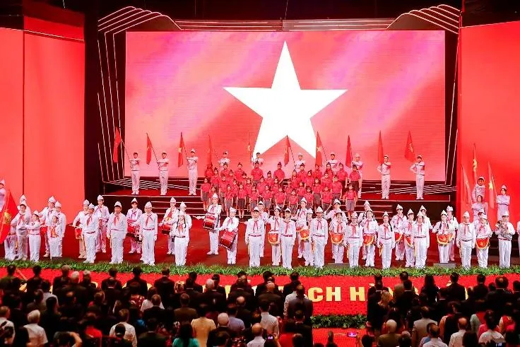 Đổi mới phương thức giáo dục lòng yêu nước cho học sinh