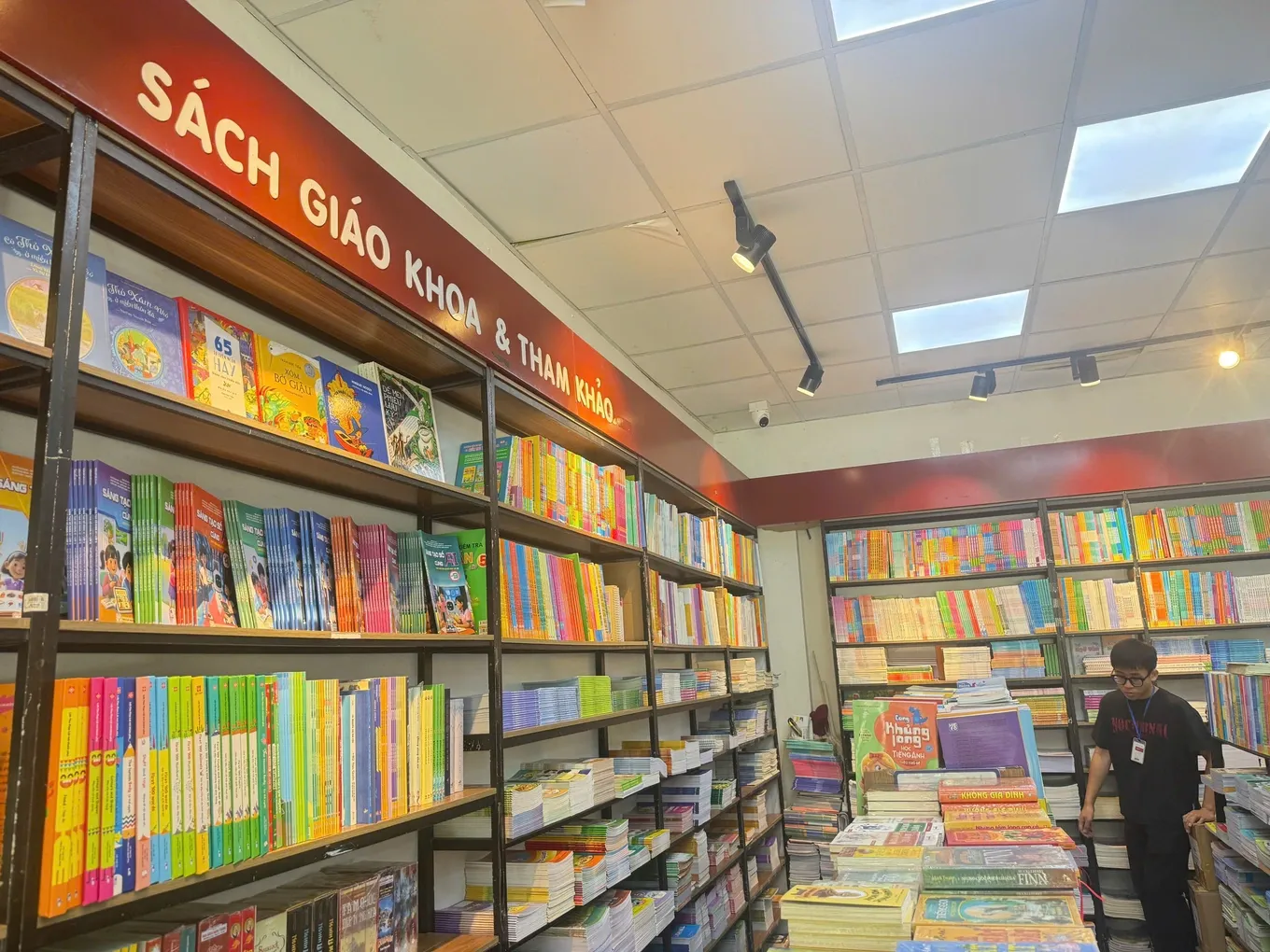 Bộ Giáo dục và Đào tạo lý giải nguyên nhân thiếu sách giáo khoa