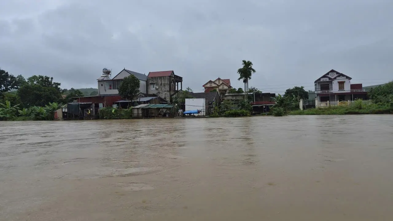 Thanh Hoá: Mưa lớn kéo dài các địa phương đã chủ động sơ tán 191 hộ với 734 người có nguy cơ bị ảnh hưởng