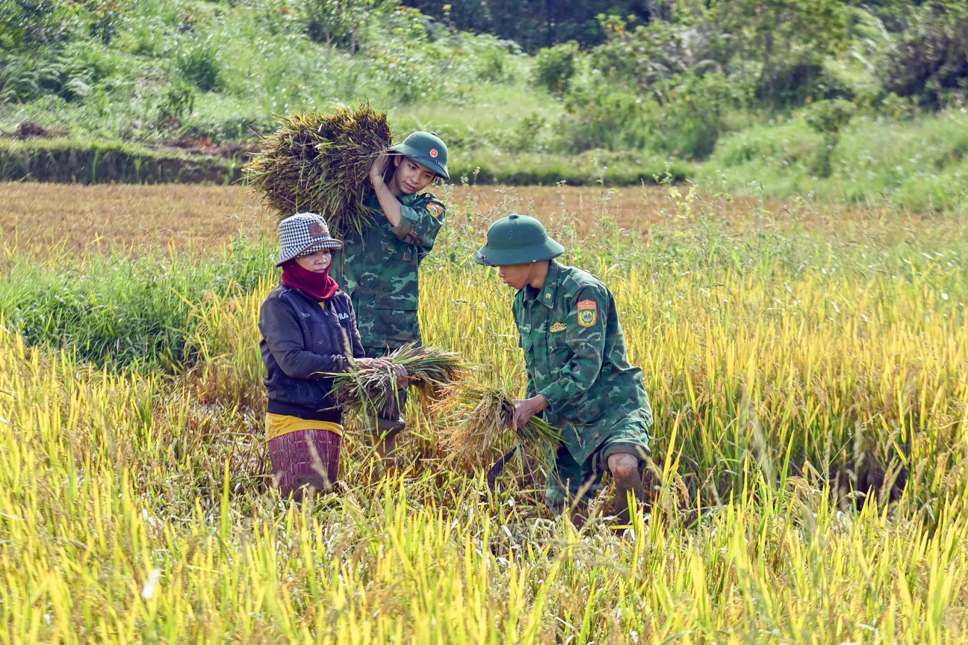 “Ngày về thôn bản” của những người lính biên phòng