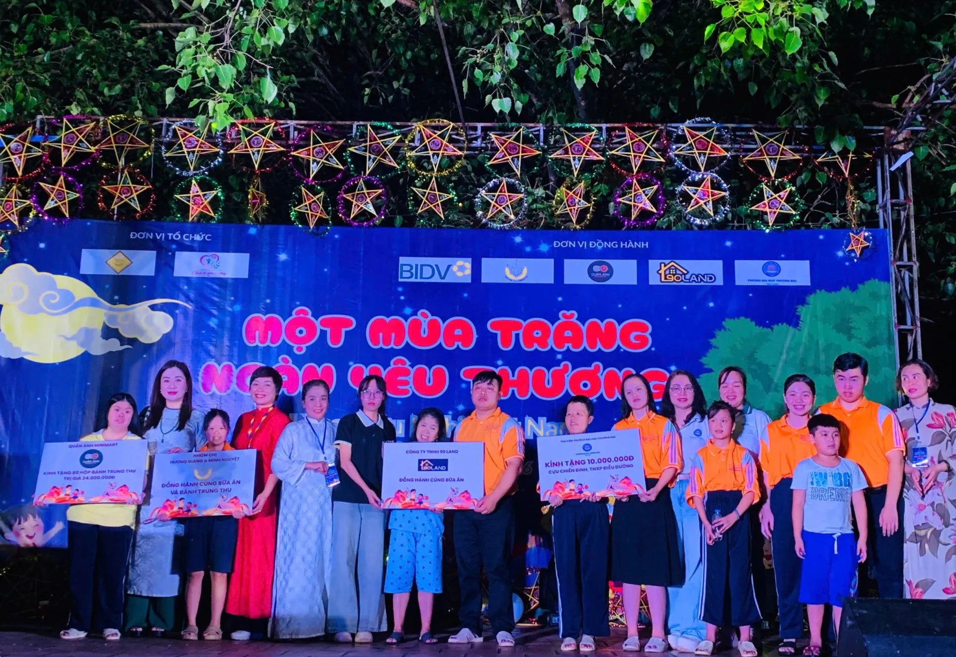 Ấn tượng mùa trăng yêu thương ở Làng Hữu nghị Việt Nam