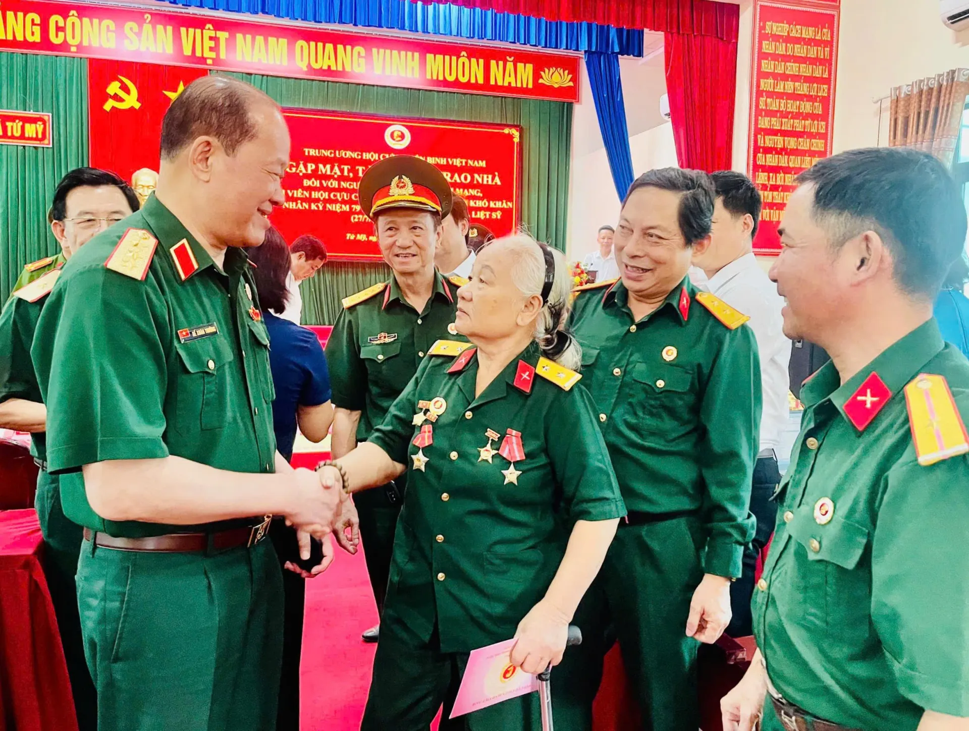 Gỡ vướng mắc trong triển khai chính sách người có công