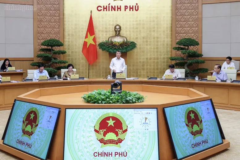 Tập trung phát triển kinh tế - xã hội